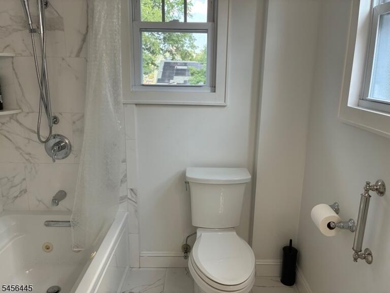 Property listing MLS 4049167 photo 27