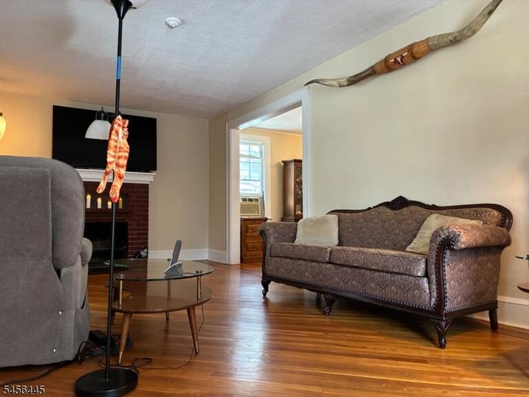 Property listing MLS 4049167 photo 5