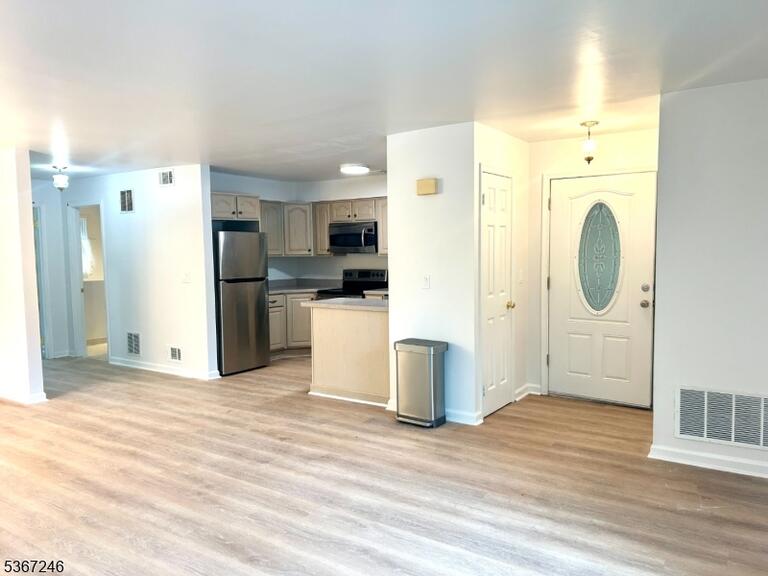 Property listing MLS 4049172 photo 6