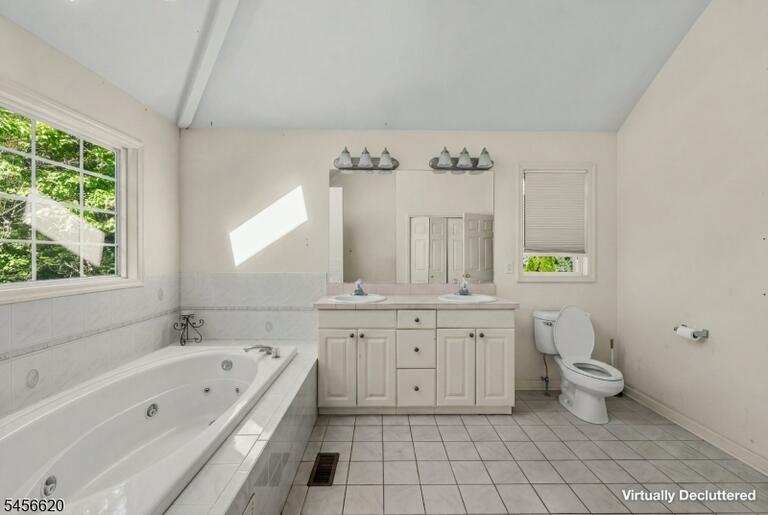 Property listing MLS 4049228 photo 30