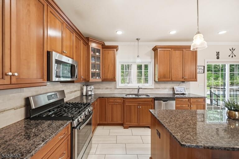 Property listing MLS 4049233 photo 11