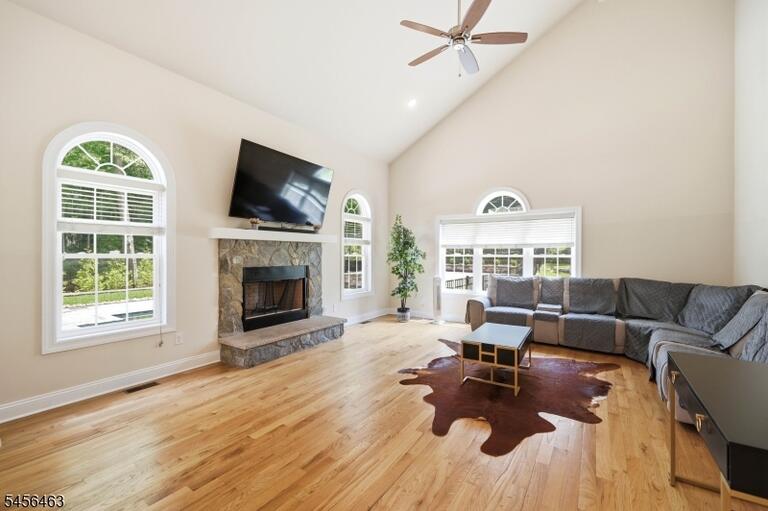 Property listing MLS 4049233 photo 16
