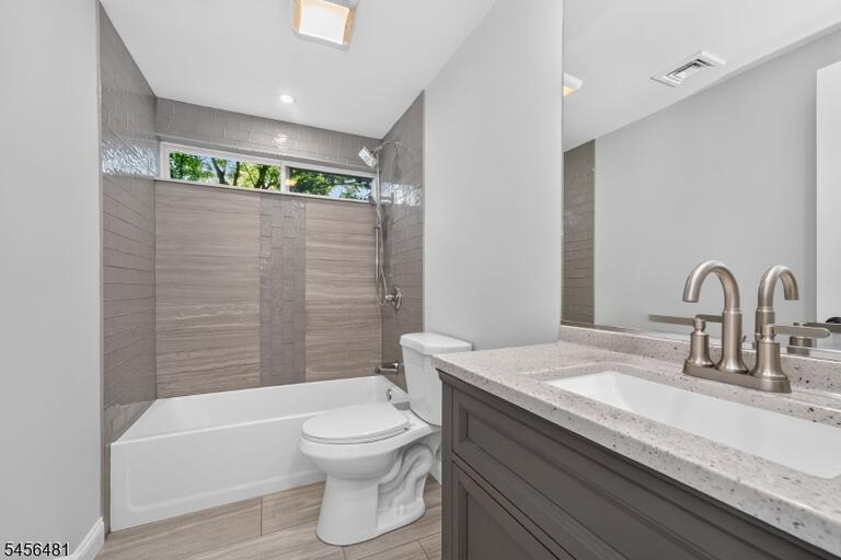 Property listing MLS 4049237 photo 15