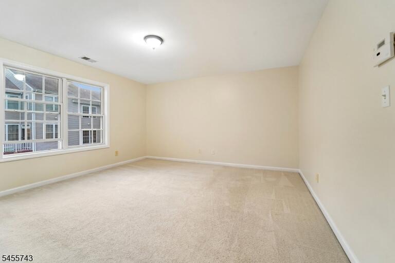 Property listing MLS 4049241 photo 18