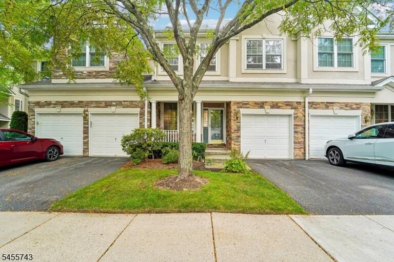 Property listing MLS 4049241 photo 2