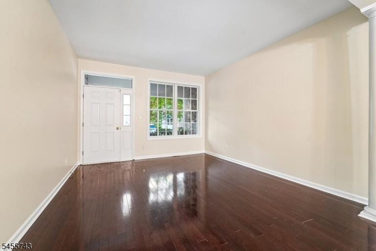 Property listing MLS 4049241 photo 4