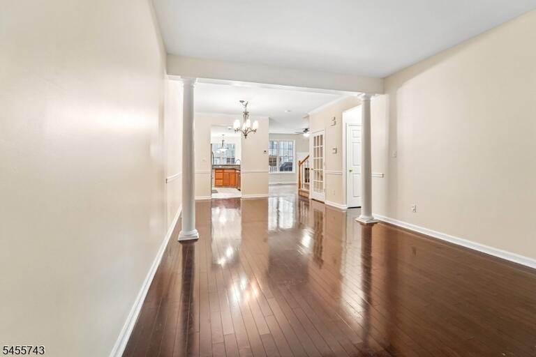 Property listing MLS 4049241 photo 8