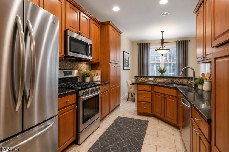 Property listing MLS 4049241 photo 9