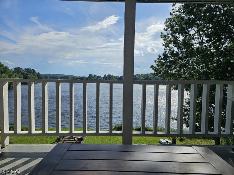 Property listing MLS 4049290 photo 8