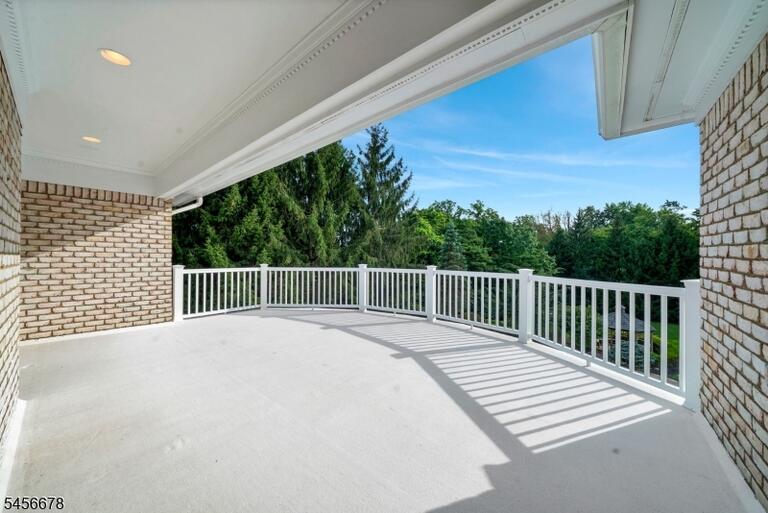 Property listing MLS 4049292 photo 24