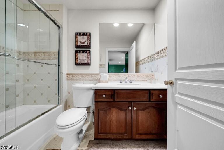 Property listing MLS 4049292 photo 33
