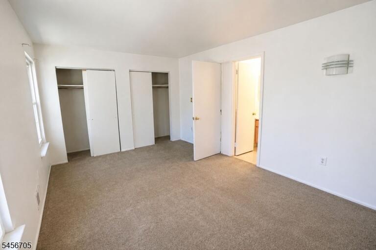 Property listing MLS 4049304 photo 10