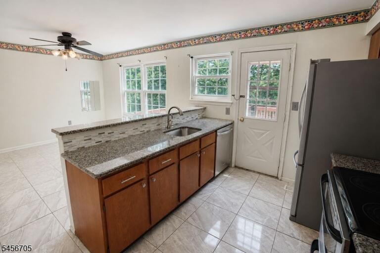 Property listing MLS 4049304 photo 12
