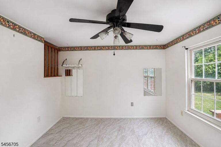 Property listing MLS 4049304 photo 18