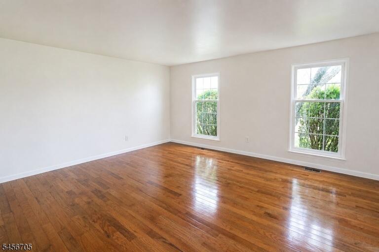 Property listing MLS 4049304 photo 4