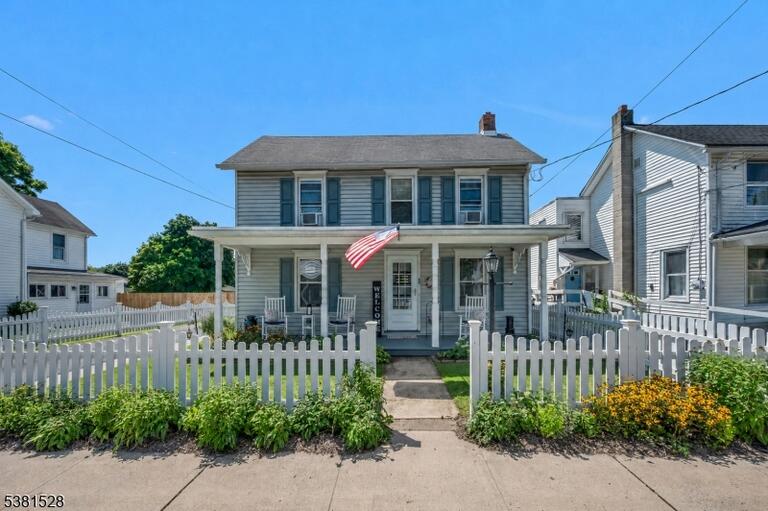 Property listing MLS 4049320 photo 1