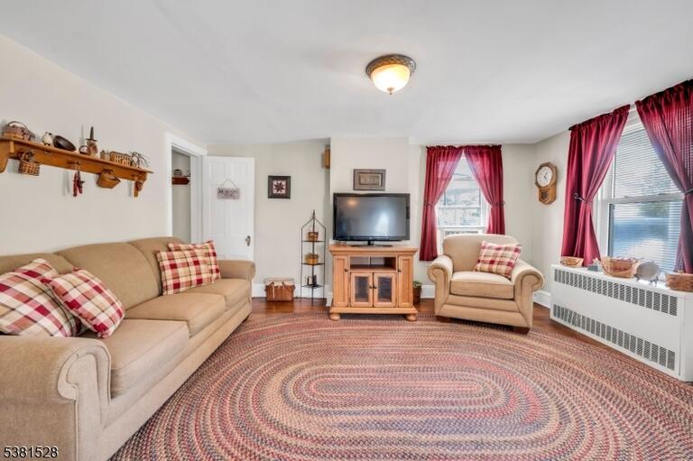 Property listing MLS 4049320 photo 10