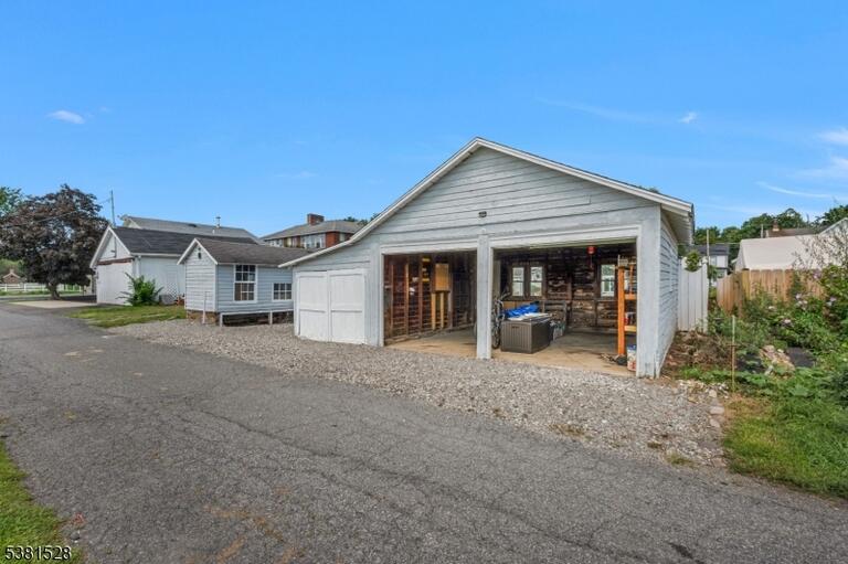 Property listing MLS 4049320 photo 32