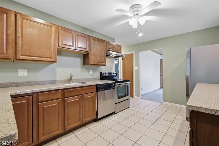 Property listing MLS 4049325 photo 11