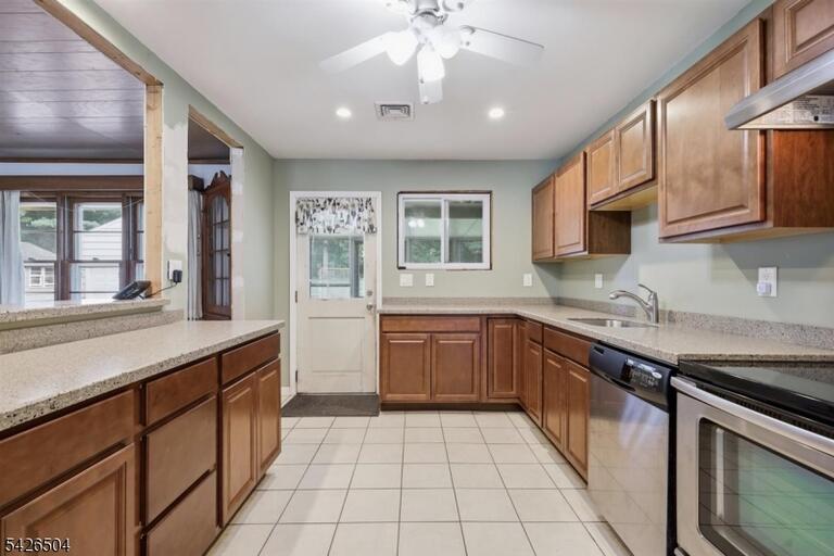 Property listing MLS 4049325 photo 12