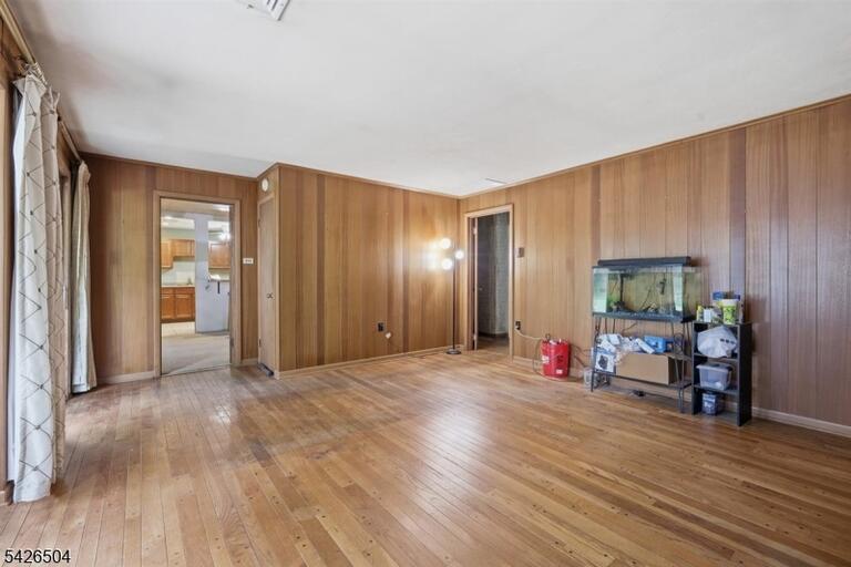 Property listing MLS 4049325 photo 18