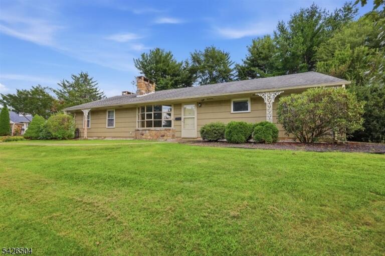 Property listing MLS 4049325 photo 2