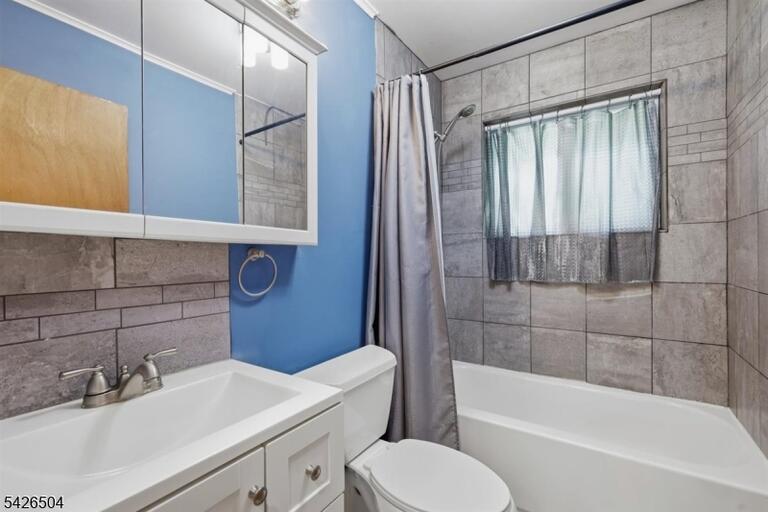 Property listing MLS 4049325 photo 24