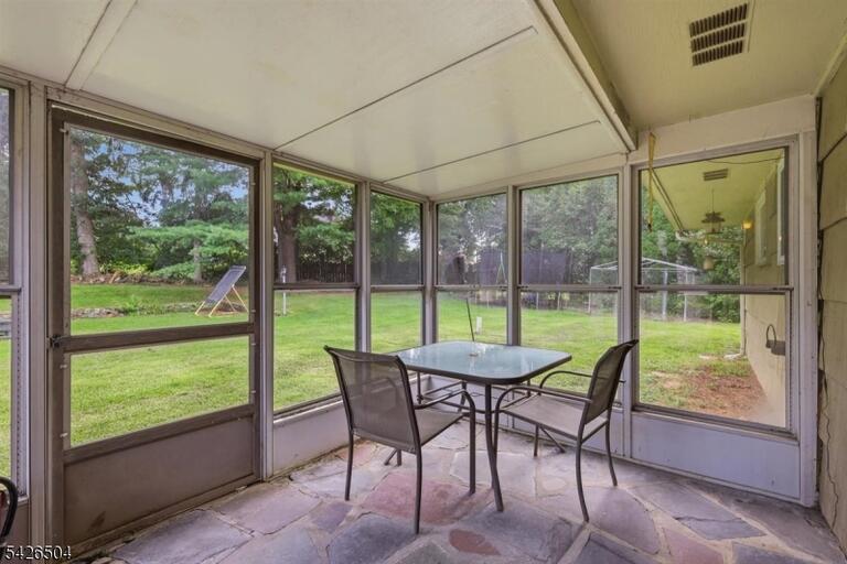 Property listing MLS 4049325 photo 27