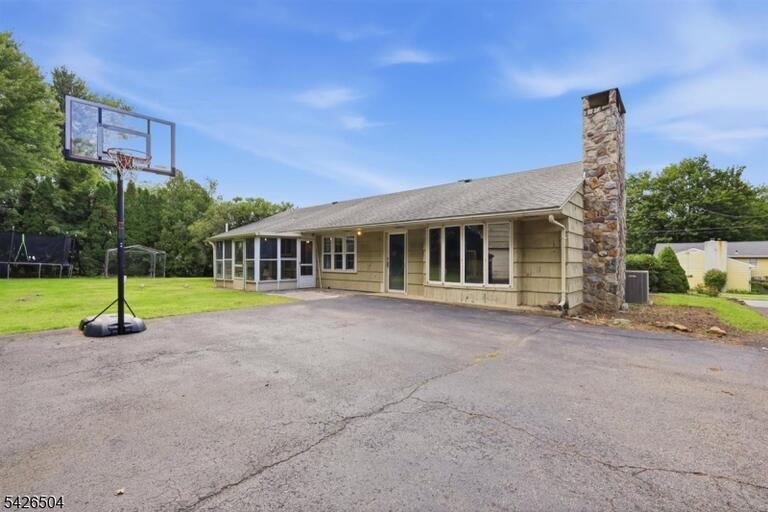 Property listing MLS 4049325 photo 32