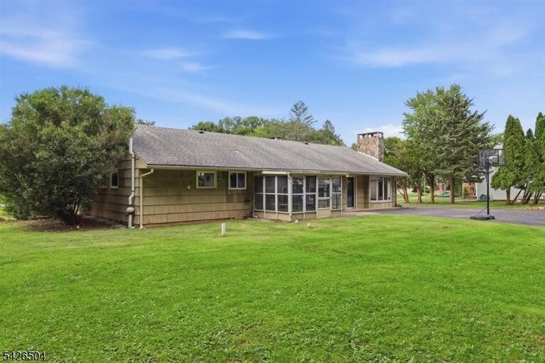 Property listing MLS 4049325 photo 33