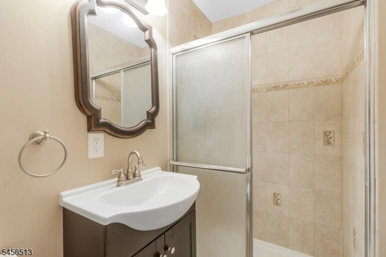 Property listing MLS 4049329 photo 18