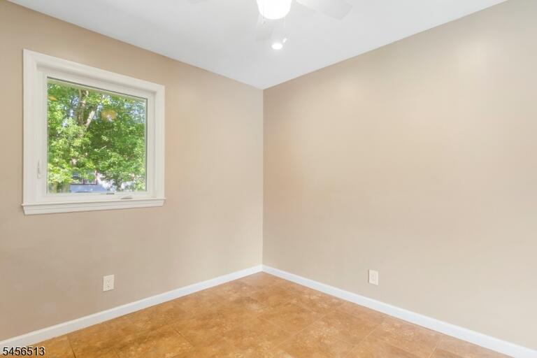 Property listing MLS 4049329 photo 24