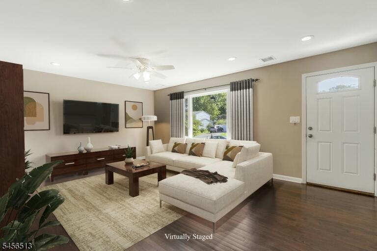 Property listing MLS 4049329 photo 3