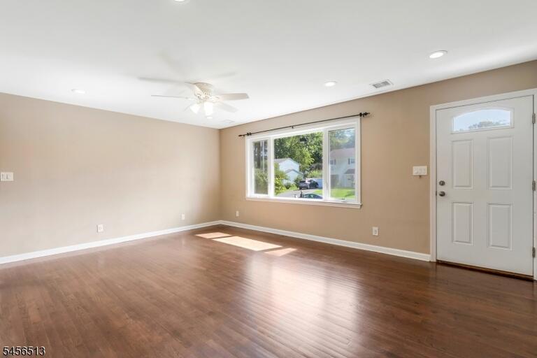 Property listing MLS 4049329 photo 4