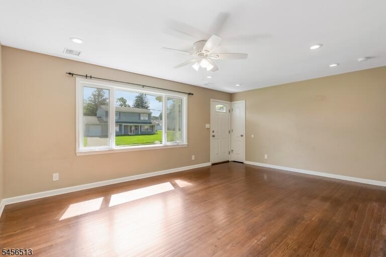 Property listing MLS 4049329 photo 5