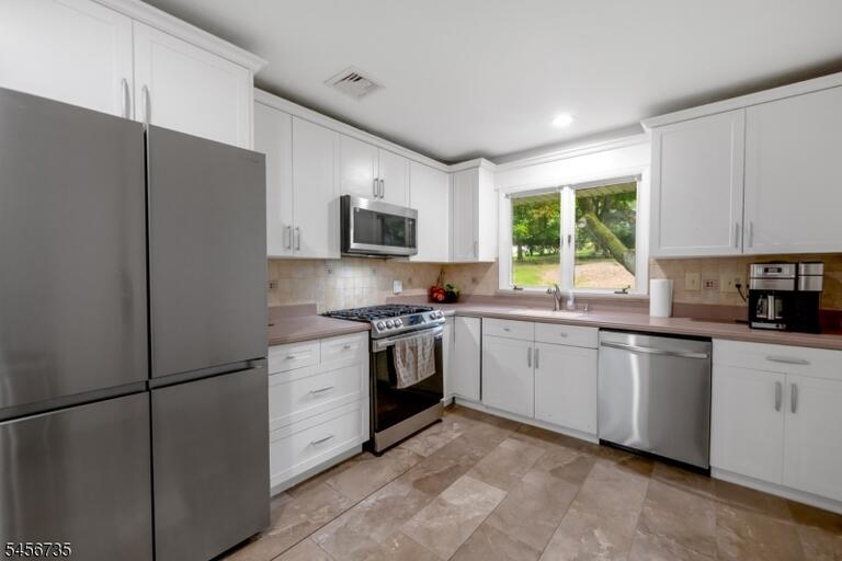 Property listing MLS 4049330 photo 17