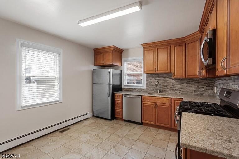 Property listing MLS 4049333 photo 11