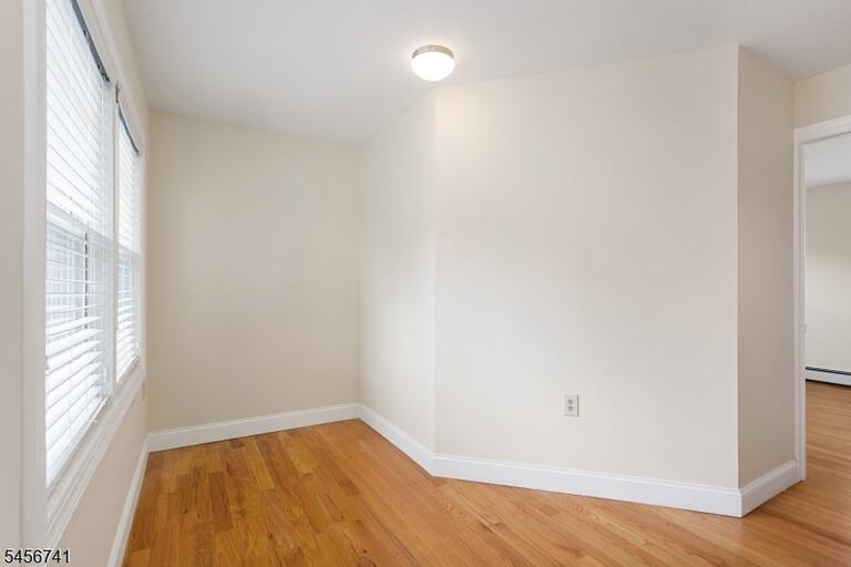 Property listing MLS 4049333 photo 27