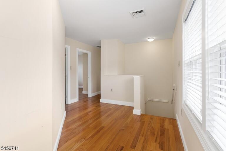 Property listing MLS 4049333 photo 28