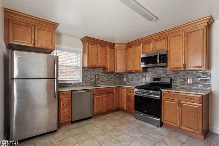 Property listing MLS 4049333 photo 9