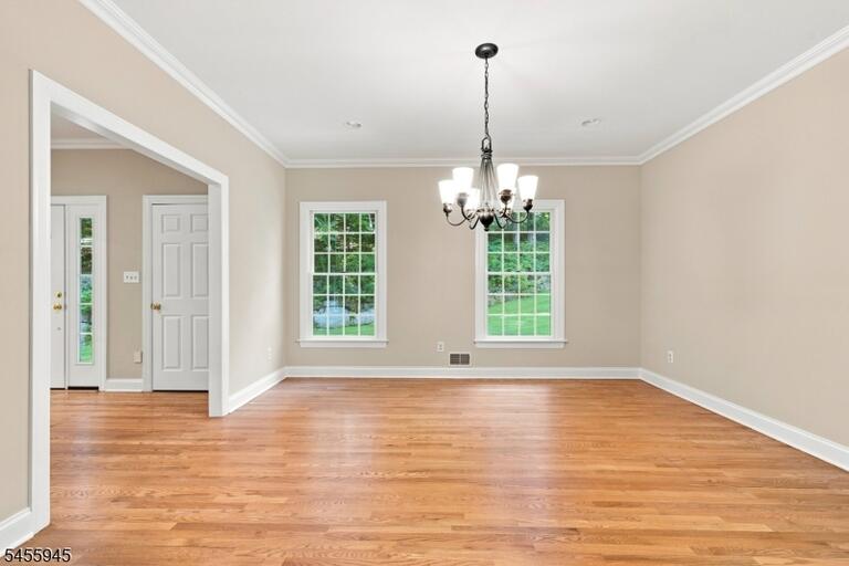 Property listing MLS 4049360 photo 12