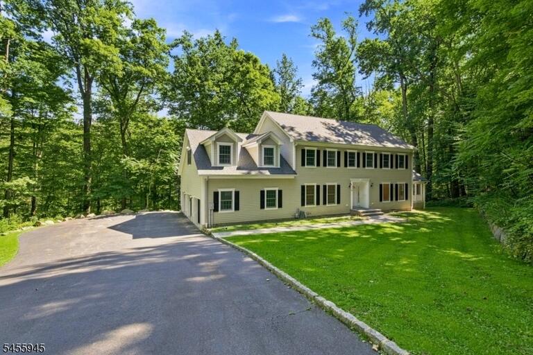 Property listing MLS 4049360 photo 2