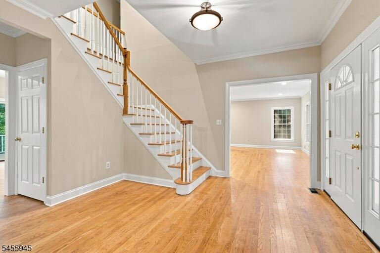 Property listing MLS 4049360 photo 3