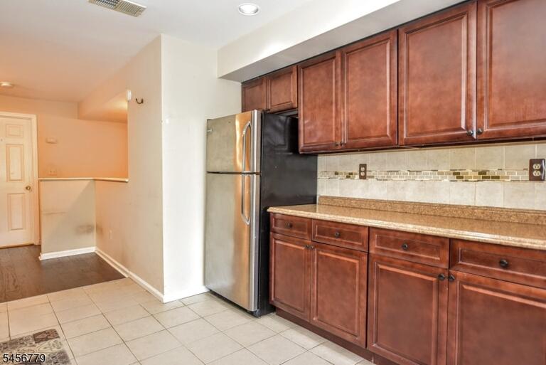 Property listing MLS 4049362 photo 12