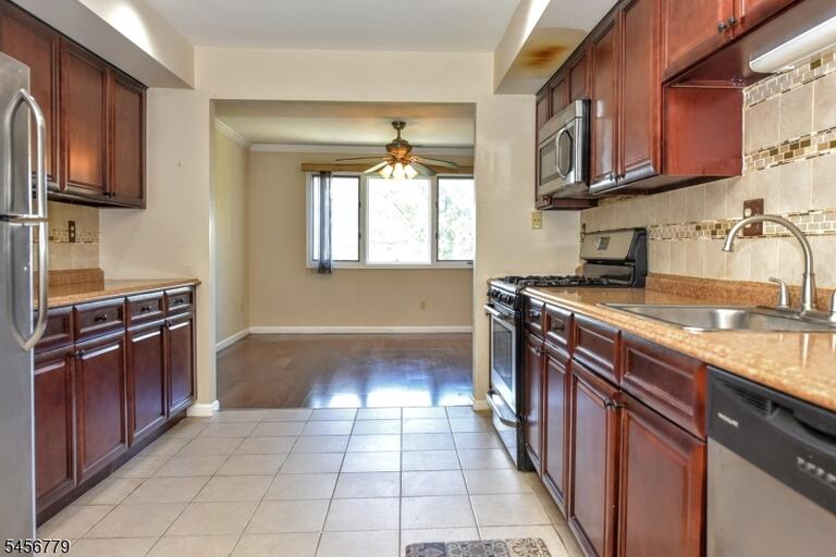 Property listing MLS 4049362 photo 13