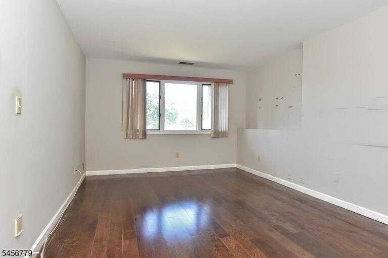 Property listing MLS 4049362 photo 15