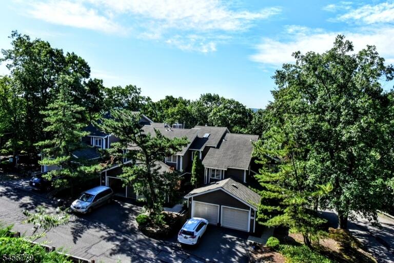 Property listing MLS 4049362 photo 3