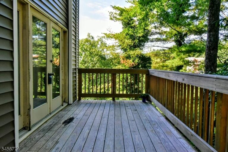 Property listing MLS 4049362 photo 4
