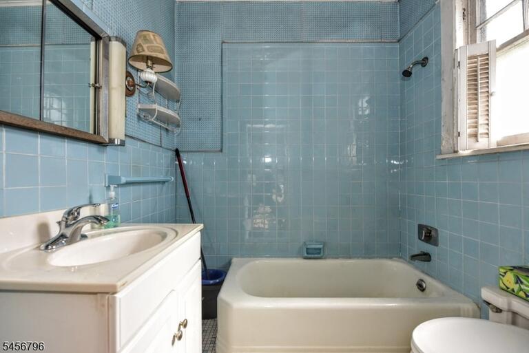 Property listing MLS 4049381 photo 14