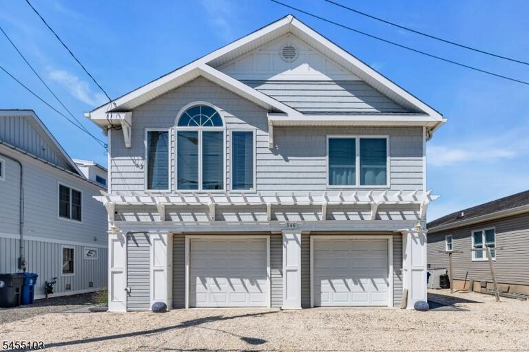 Property listing MLS 4049385 photo 1
